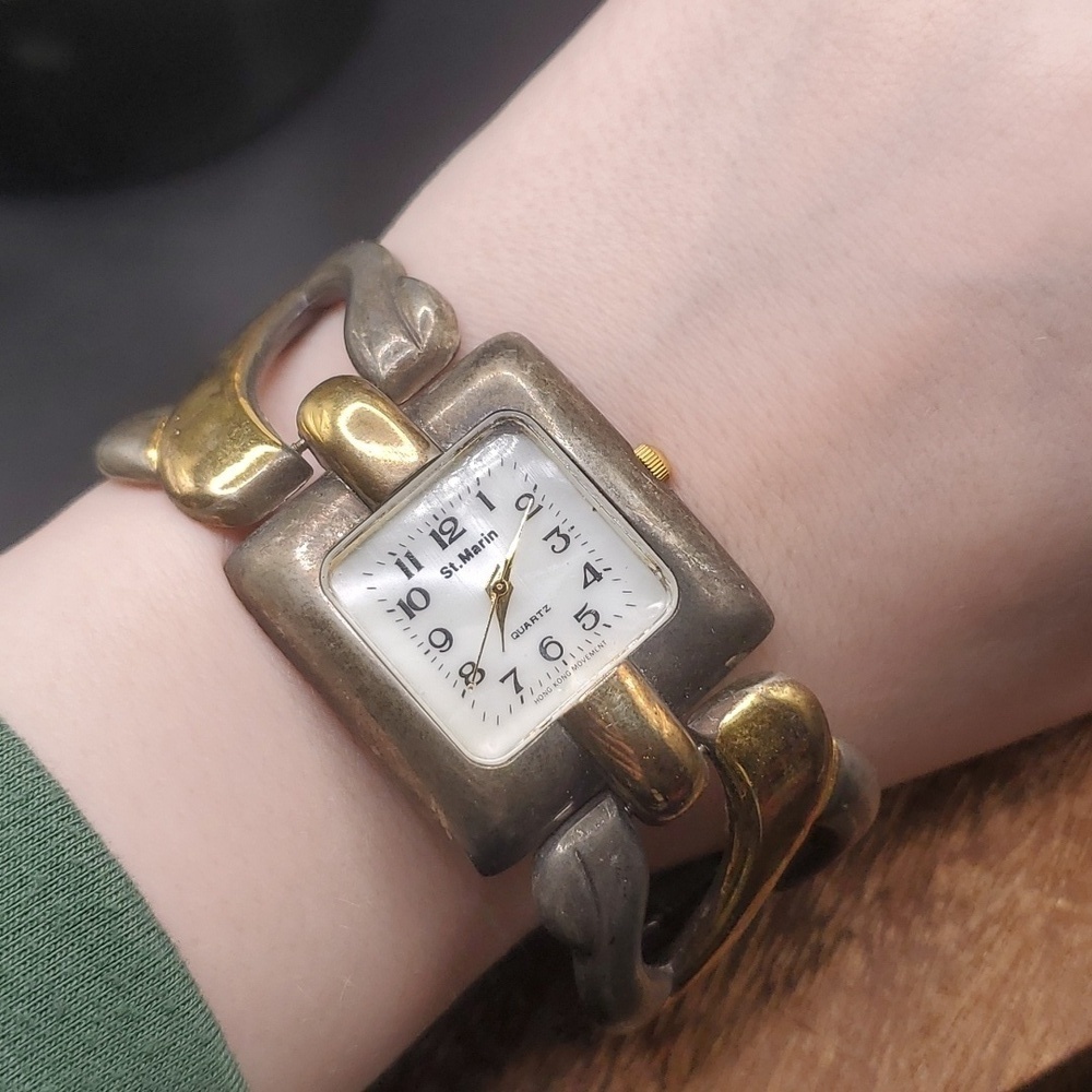 B2723 wristwatch St Martin‎ vintage estate quartz watch needs batteries RARE